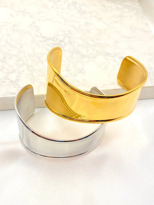 Wide Curve Bracelet