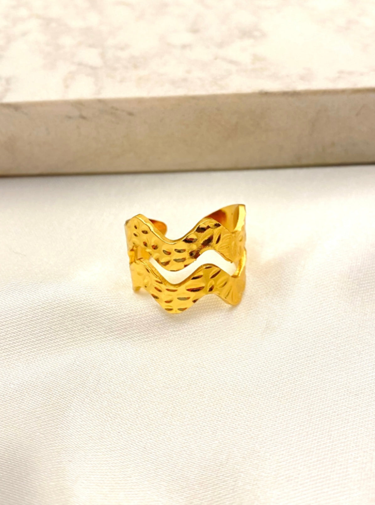 Double Waves Ring