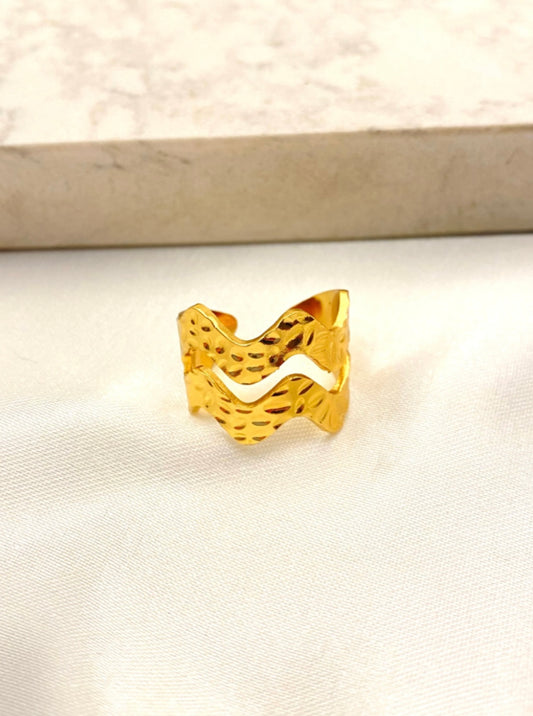 Double Waves Ring