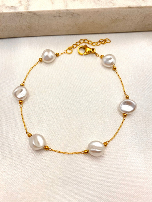 Pearly Gleam Bracelet